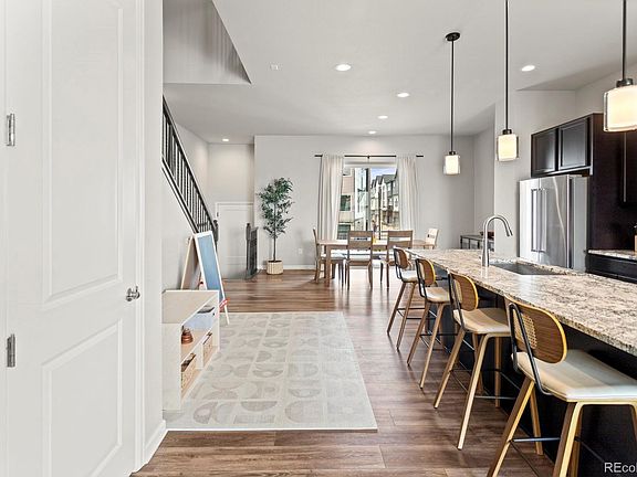 3rd image of 5154 Vivian Street