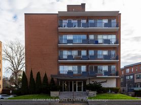 371 Lakeshore Rd W