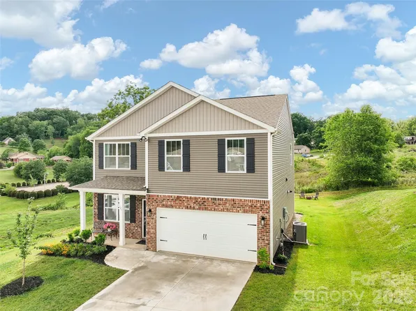 129 Valleywood Dr, Waynesville, NC 28786
