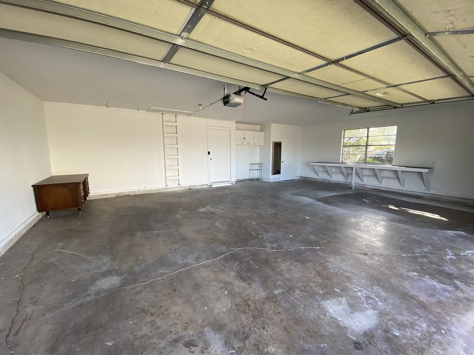 3 bed, 2.5 bath, 1874 sqft, $2,100 — Photo 4