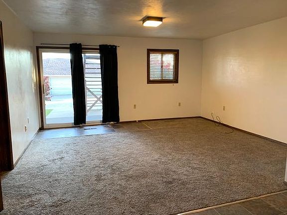 5th image of 215 E 15th St APT 7