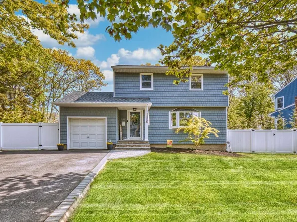 181 Country Village Lane, East Islip, NY 11730