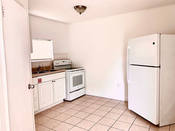 2nd image of 2005 Bayshore Rd #2