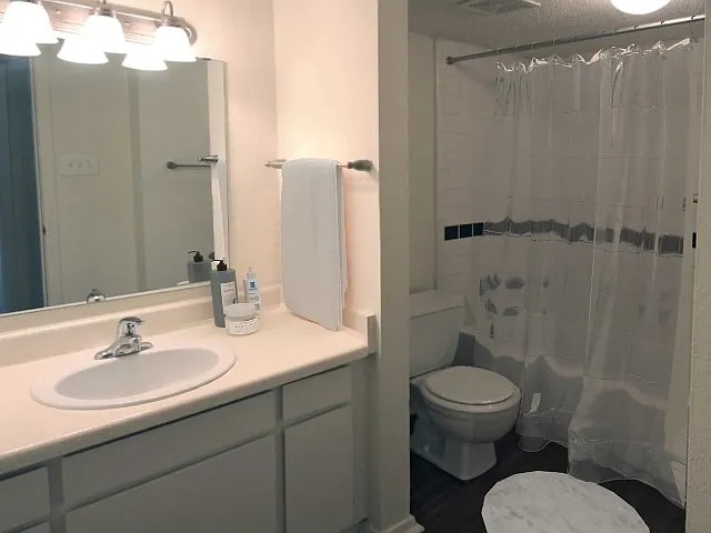A Private Apt & Townhouse Community — Photo 37