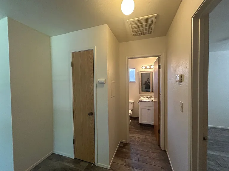 104 S Parsons Ave #E — Photo 20