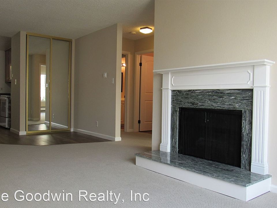 1st image of 1324 Willard St APT 105