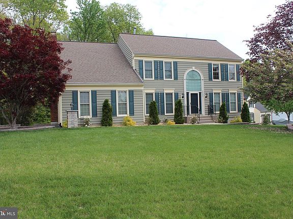 2nd image of 10501 Dover Ct