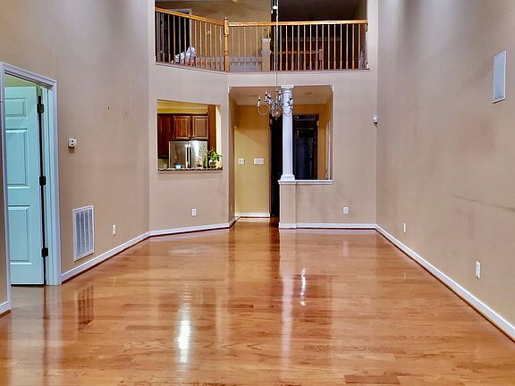 5th image of 564 Siena Ln