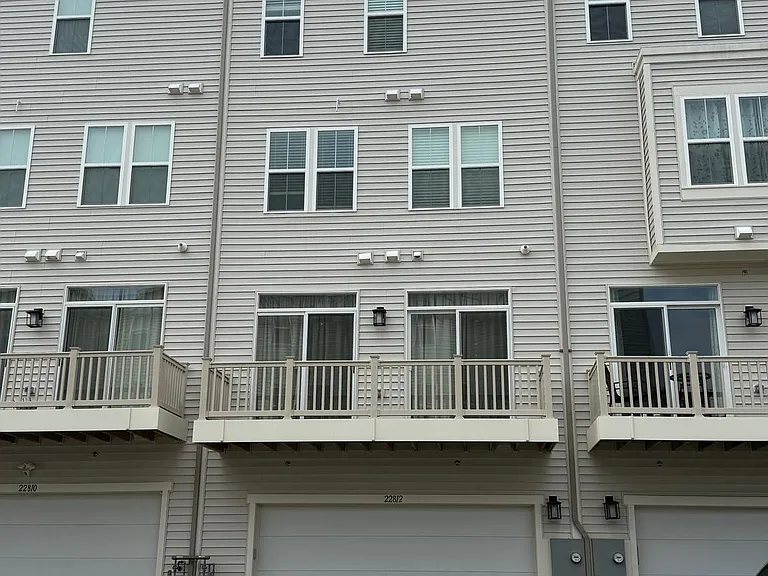 22812 Tawny Pine Sq — Photo 2