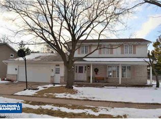 3135 N Peach Tree Ln, Appleton, WI 54911