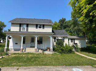310 Center St, Waupaca, WI 54981