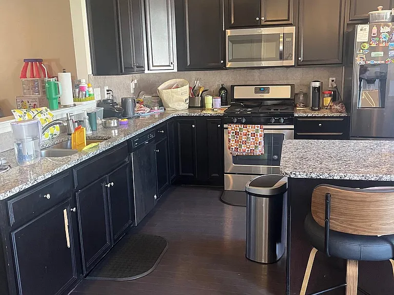 141 Graystone Dr — Photo 8