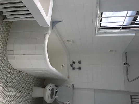 Rented by Metropolitan Equities | media 17