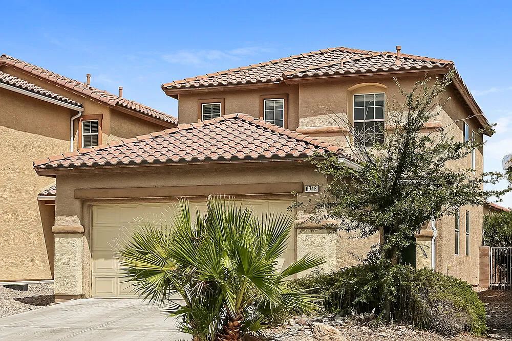 3 bed, 2.5 bath, 1735 sqft, $2,165 — Photo 4