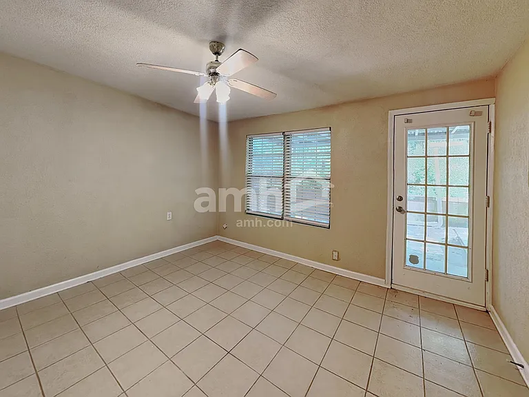 104 Ivy Springs Dr — Photo 15