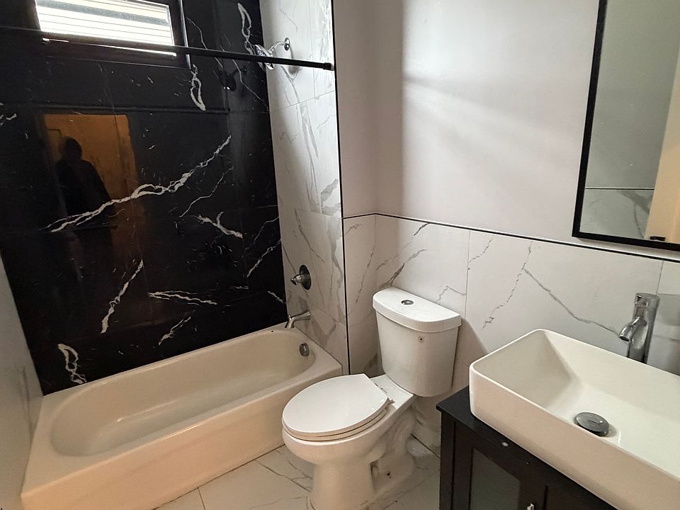 2nd image of 226 Roseville Ave #103