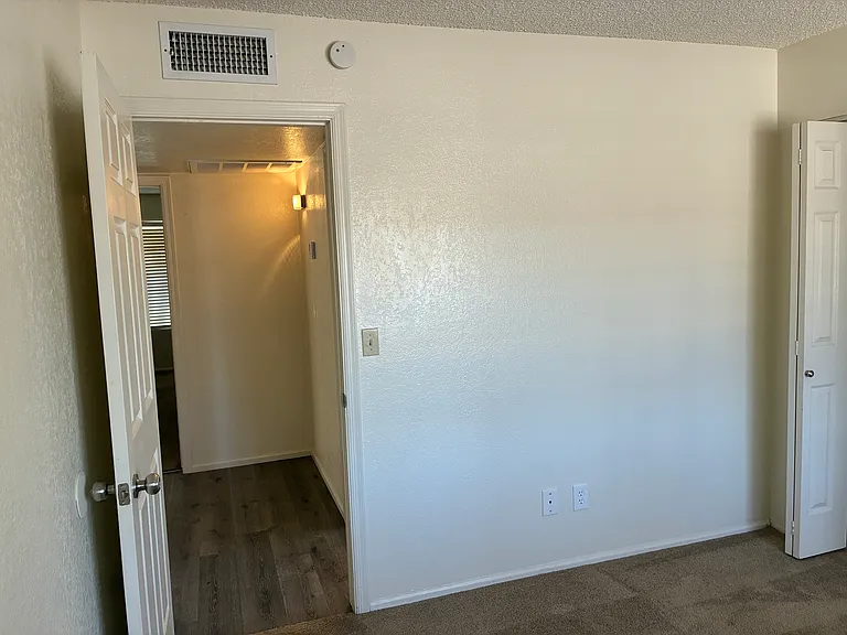 5637 W Yucca St — Photo 20