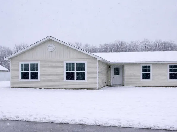 1949 Oriole Dr, Traverse City, MI 49685