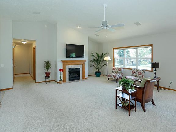 26145 Prairie View Ave-103