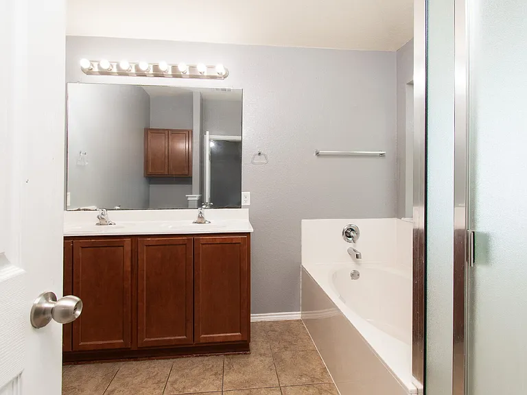 9516 Fratelli Ct — Photo 10
