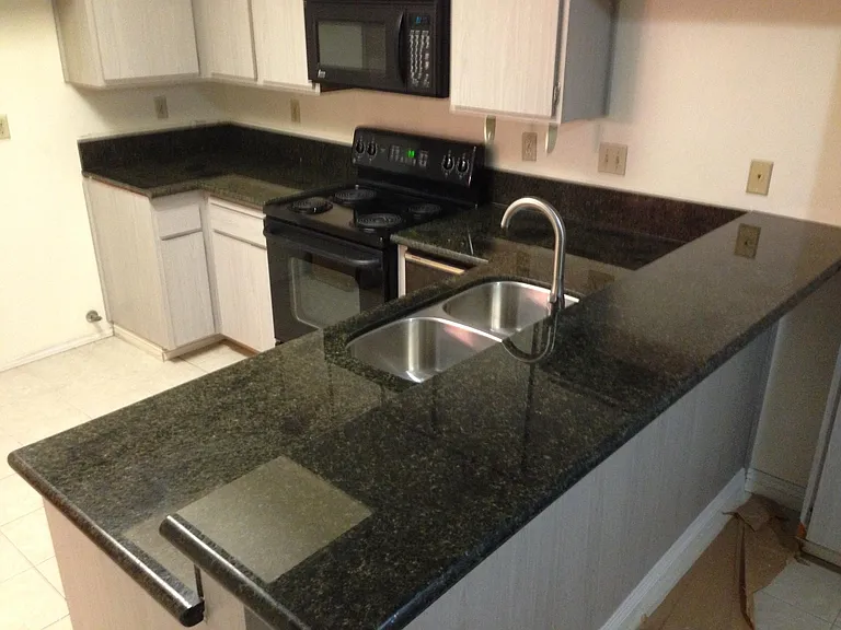 4500 Villas Dr — Photo 2