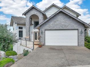 16757 SW Blackberry Ln, Beaverton, OR 97007