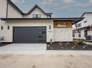 1216 S Sunset Cove Ln, Eagle, ID 83616