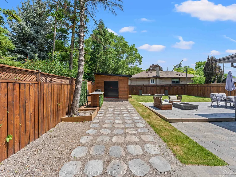 3 Hartland Rd — Photo 45