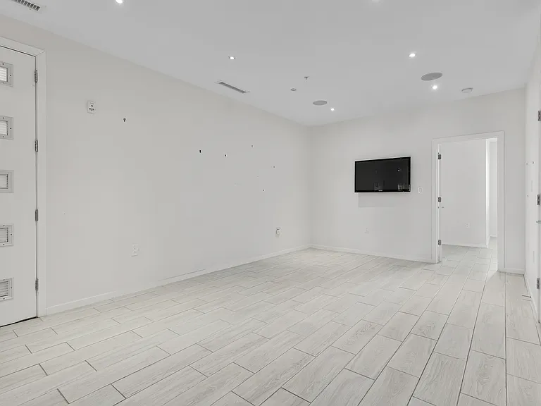 756 Park Rd NW #1 — Photo 11