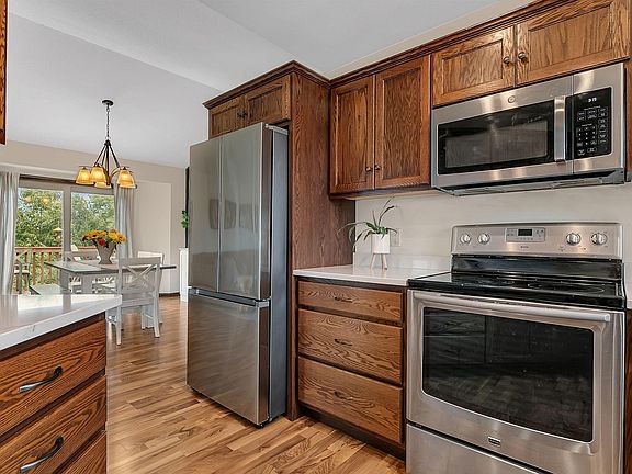 4th image of 105 Estate Dr