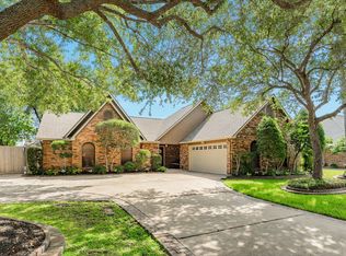 1617 White Wing Cir, Friendswood, TX 77546