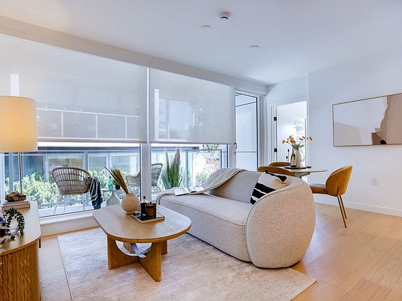 3rd image of 8080 Oak St #208