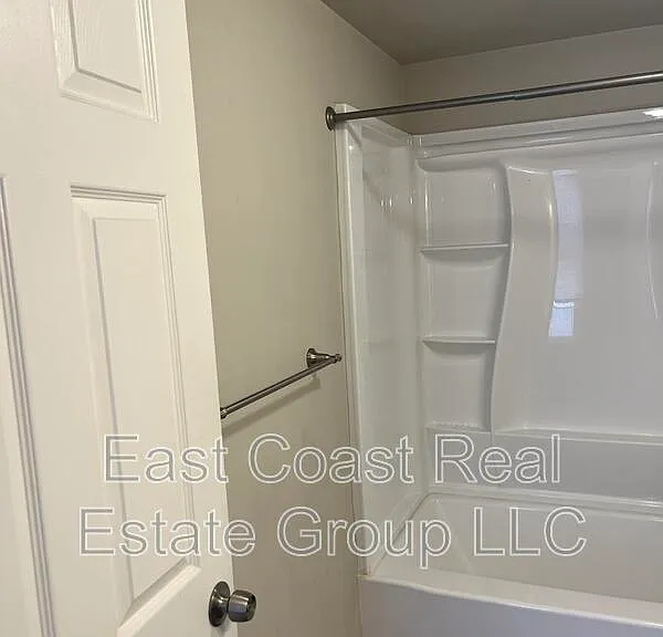 121 E Franklin St #2 — Photo 5