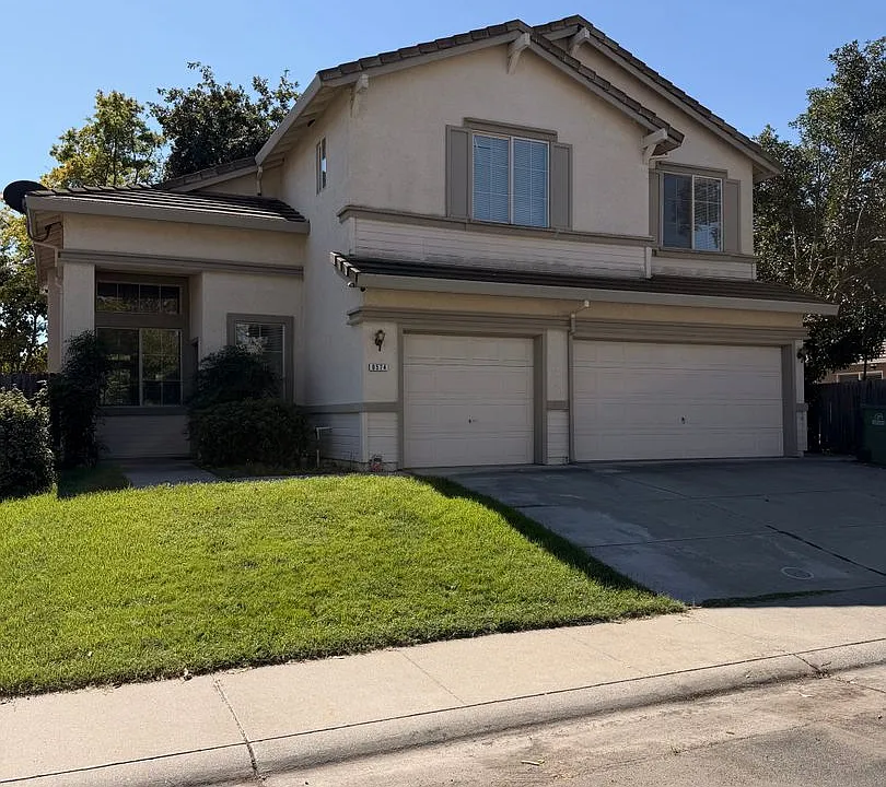 8574 Hydrangea Ct