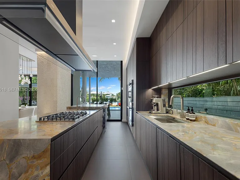 508 W Dilido Dr — Photo 6