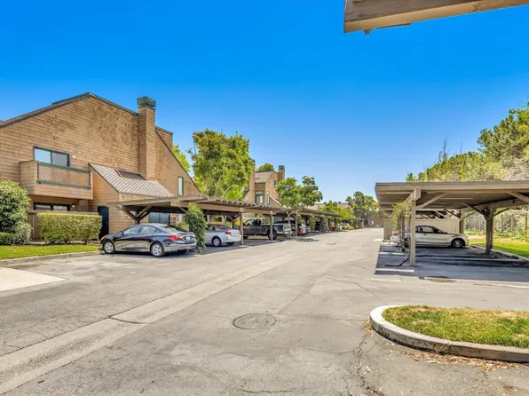 35 Pelican Ln, Redwood City, CA 94065