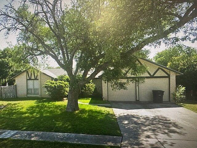 1st image of 8242 Creekline Dr