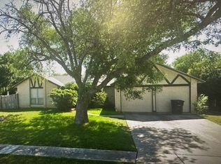 8242 Creekline Dr, San Antonio, TX 78251