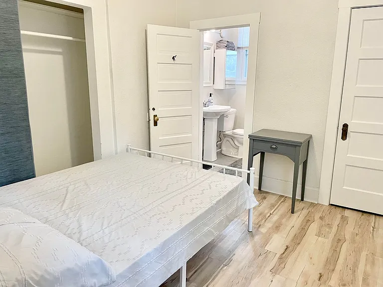 1824 West 2nd Avenue — Photo 10