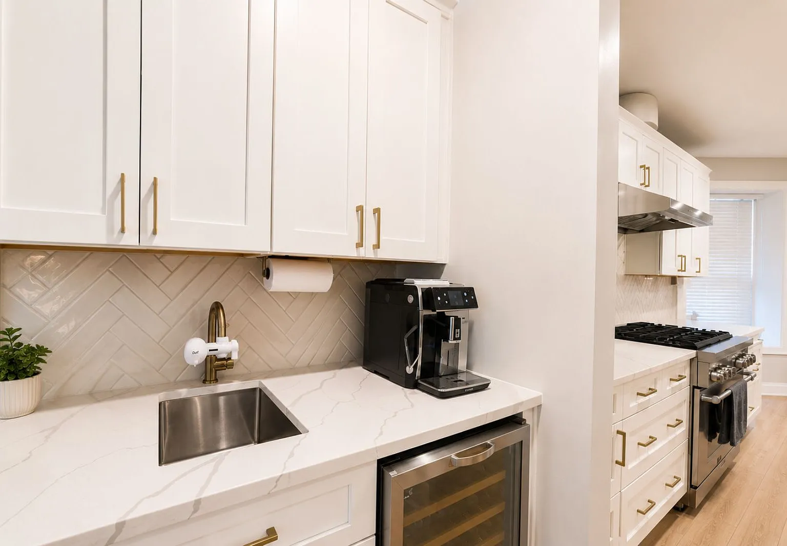 3 bed, 2800 sqft, $5,500 — Photo 3
