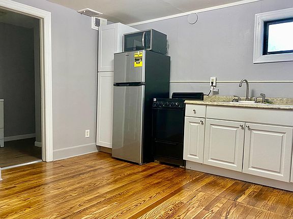 4th image of 58 Saint James St #18