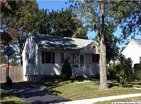 1st image of 204 Marian St