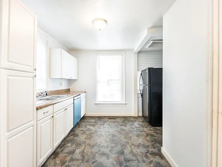 1371 Ross St — Photo 17
