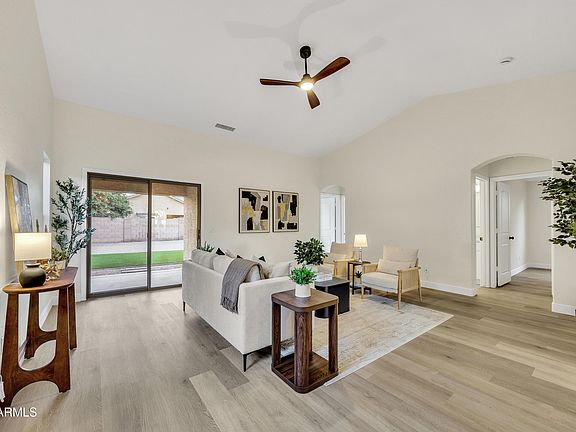 4th image of 8532 W SONORA Street