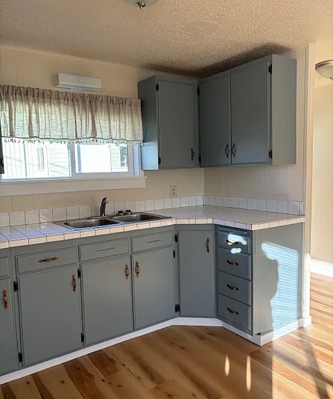 216 N Sylvia St — Photo 5