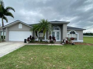 7166 Summit Dr, Winter Haven, FL 33884
