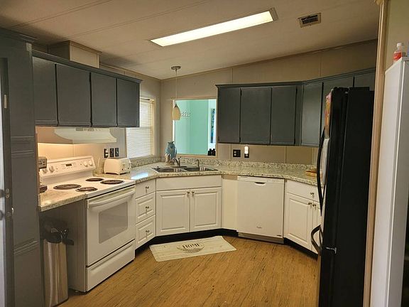 5th image of 441 Laurelwood Ln