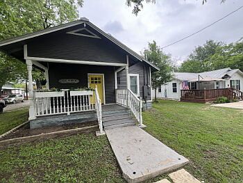 2nd image of 305 S Washington Ave