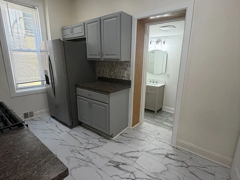 451 W Bringhurst St — Photo 14