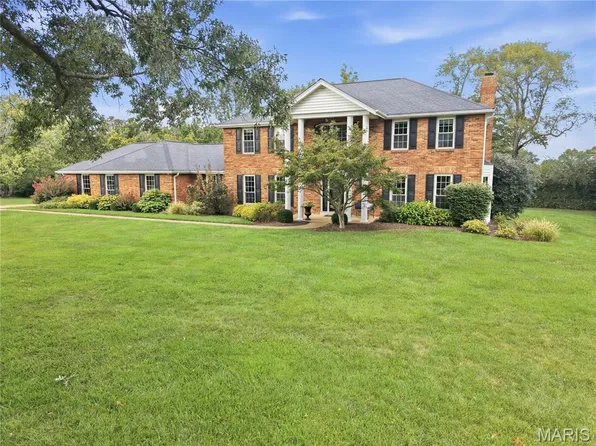 9 Clarkson Farm Dr, Chesterfield, MO 63017